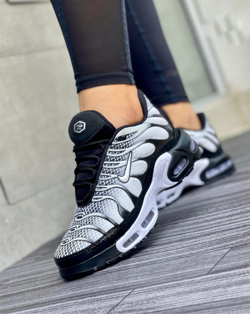 Nike Tn Dama Mt Negro blanco